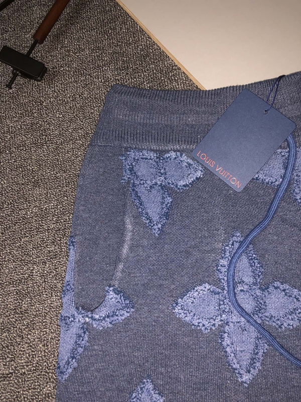 ブランドハーフパンツ背面デザイン